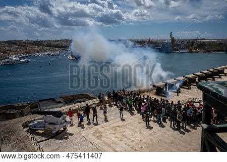 Valetta, Malta - April 18, 2023: Saluting Battery At Upper Barakka Gardens, During Canon Firing Cere