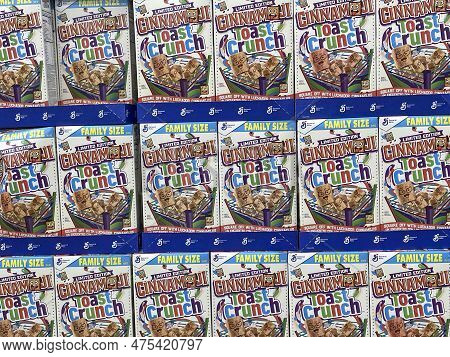 Indianapolis - Circa April 2023: Cinnamon Toast Crunch Cereal Display. Cinnamon Toast Crunch Is A Pr