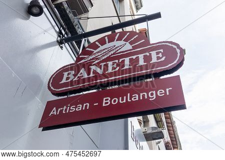 Lyon , Aura France - 04 20 2023 : Banette Logo Brand And Sign Text Front Of French Bakery In Group M