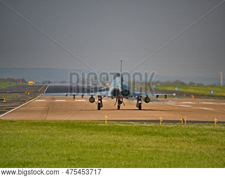 Aviator, Plane, Avion, Airport, Jet, Fighter, Fly, Aviation, Military, Sky, Fly, Air, Runway, Propel