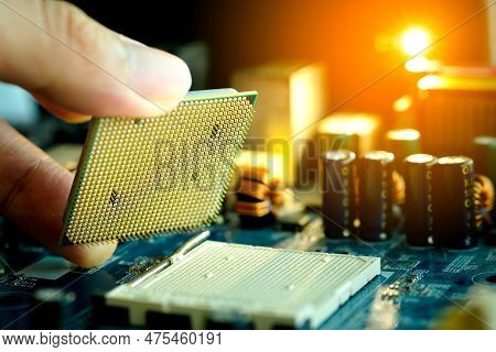Hand Of Computer Engineering Brings Computer Cpu Processor Memory Change Components Into Socket Proc