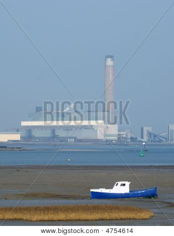 Barco de pesca & fábrica