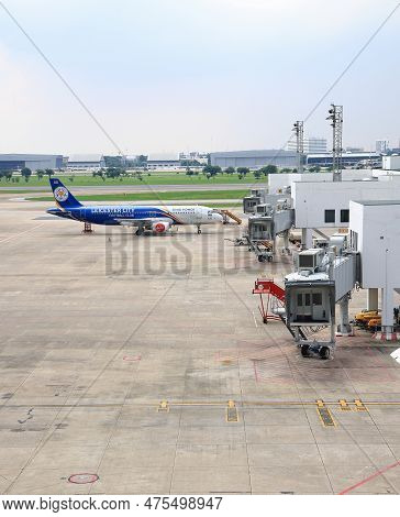 Bangkok Thailand - Aug 2022 : Don-mueang International Airport View, Airplane Parking At Passenger G
