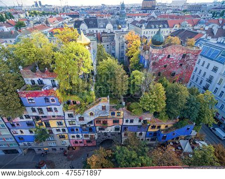 Vienna, Austria - August 10, 2016: Hundertwasserhaus. This Expressionist Landmark Of Vienna Is Locat