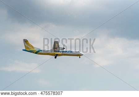 Manila, Philippines, February 20, 2017: Cebu Pacific Airlines Atr 72-600 Rp-c7287 Landing In Manila 