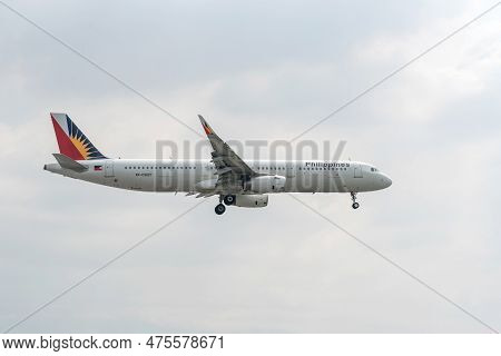 Manila, Philippines, February 20, 2017: Philippine Airlines Airbus A321 Rp-c9927 Landing In Manila I