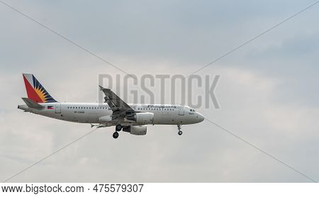 Manila, Philippines, February 20, 2017: Philippine Airlines Airbus A320 Rp-c8606 Landing In Manila I