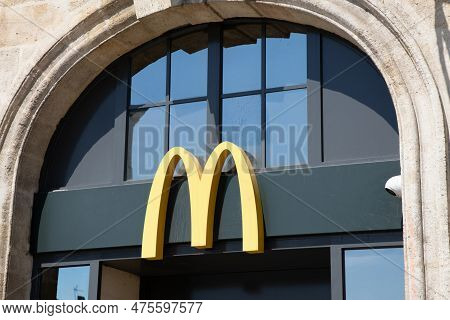 Bordeaux ,  Aquitaine France - 04 17 2023 : Mcdonald's Sign Text And Brand Logo Entrance Restaurant 