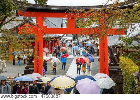 Kyoto, Japan - March 26, 2023: Red Torii Gates At Fushimi Inari Taisha, A Shinto Shrine In Japan