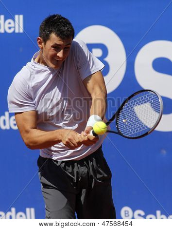 Barcellona - 23 aprile: Giocatore di tennis australiani Bernard Tomic in azione durante il suo match contro Ken