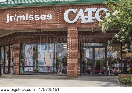 Gwinnett County, Ga Usa - 07 08 20: Cato Retail Store Exterior Building Sign
