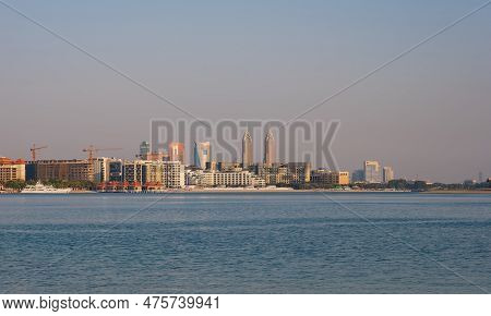Dubai, Uae - May 2019. View Of Various Skyscrapers Including Cayan Tower In Dubai Marina With Stunni