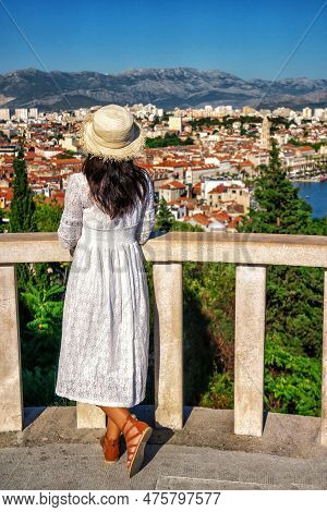 Woman Traveler Travel To Old Town Of Split In Dalmatia, Croatia. Split Is The Famous City And Top To