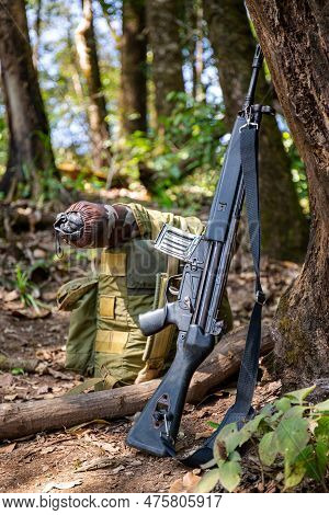 Military Gun And Backback For Wood Traveling