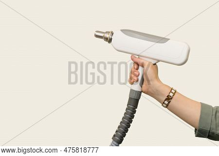 Сosmetician Holds Hands Maniple For Carbon Peeling And Tattoo Or Permanent Makeup Removal Procedures