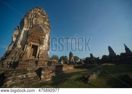 Lop Buri ,thailand - November 25 , 2018 : Wat Nakhon Kosa Announced The Registration Of National Imp