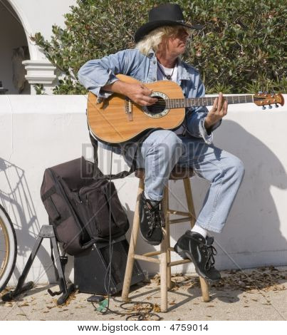Rua Guitar Player
