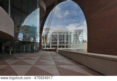 Costa Mesa, California - 5 May 2023: The Renee And Henry Segerstrom Concert Hall Seen From Segerstro