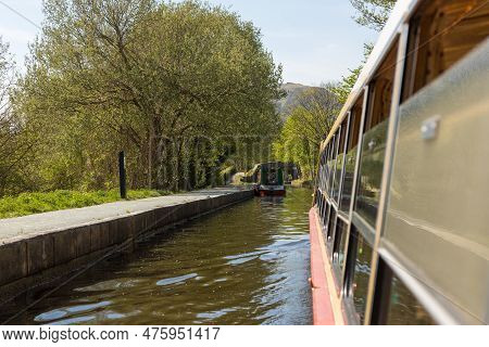 Llangollen, Dengighshire Wales - 21 April 2019: Narrow Boats On The Llangollen Canal As It Crosses T