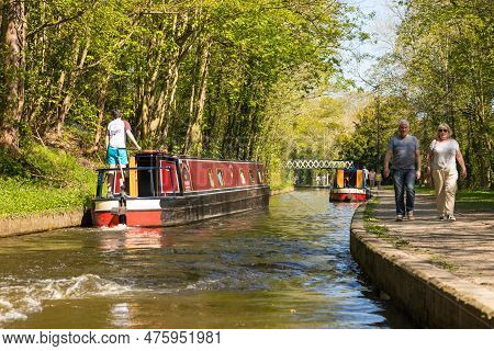 Llangollen, Dengighshire Wales - 21 April 2019: Narrow Boats On The Llangollen Canal As It Crosses T
