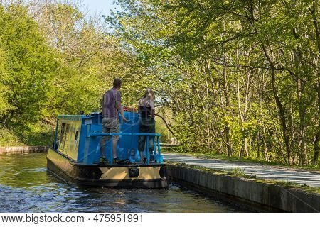 Llangollen, Dengighshire Wales - 21 April 2019: Narrow Boats On The Llangollen Canal As It Crosses T