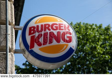 Bordeaux ,  Aquitaine France - 04 17 2023 : Burger King Restaurant Sign Text And Brand Logo Wall Fac