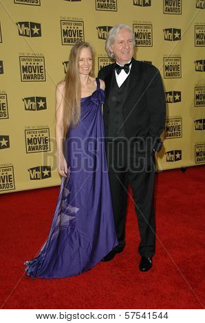 Suzy Amis and James Cameron at the 15th Annual Critic's Choice Awards, Hollywood Palladium, Hollywood, CA. 01-15-10