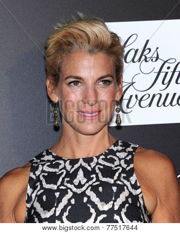 LOS ANGELES - OCT 08:  Jessica Seinfeld arrives to the 5th Annual PSLA Autumn Party  on October 8, 2014 in Culver City, CA                
