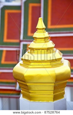 Roof  Gold    Temple   In   Bangkok
