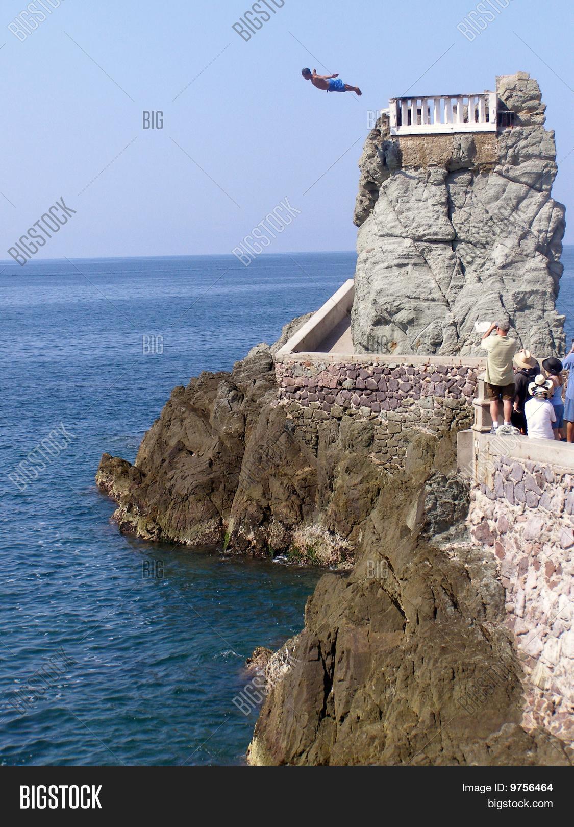 Cliff Divers Mazatlan Image & Photo (Free Trial) Bigstock