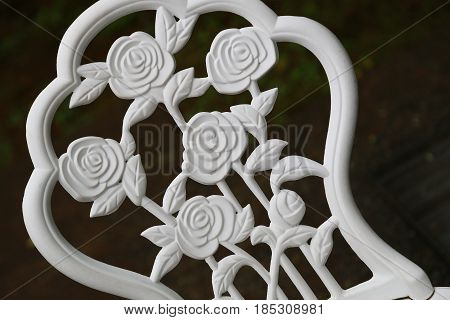 The scenery of the flower pattern of the backrest of the chair