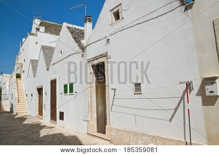 Characteristic alleyway of Locorotondo. Puglia. Southern Italy.