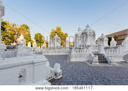 Wat Suandok White Buddhist Temple