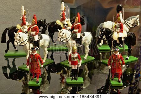 The collection of tin soldiers fascinates with its beauty. There is also a foot soldier and a rider. They are dressed in colorful uniforms and caftans.