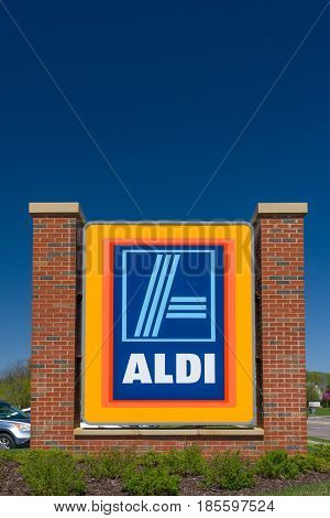 Aldi Supermarket Sign