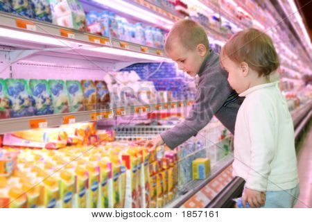 Děti v supermarketu