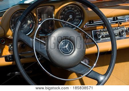 Paaren Im Glien, Germany - May 19: Cab Full-size Luxury Car Mercedes-benz 300 Se Cabriolet (w112), 