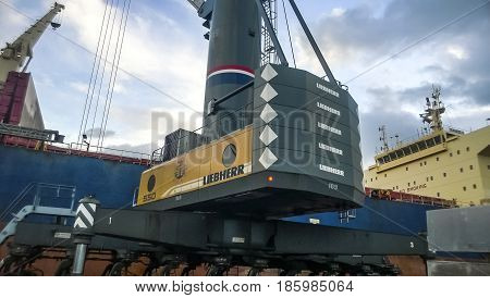 Self-propelled Port Crane. Mobile Platform For Moving The Lifting Mechanism.