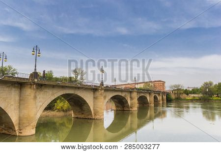 Historic Peidra Bridge Crossing The Ebro River In Logrono, Spain