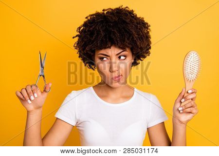 Close Up Photo Beautiful Amazing She Her Dark Skin Lady Hold Hair Brush Scissors Hands Pros Cons Rea