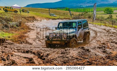 4X4 Mud Driver Training At Camp Jeep