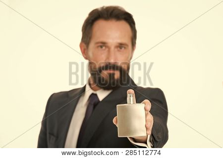 Which Is Best Fragrance For Business Men. How To Pick Right Fragrance. How To Choose Best Perfume Fo