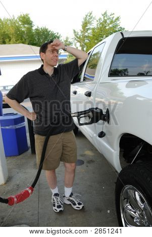 แก๊สสูบคนในรถบรรทุก