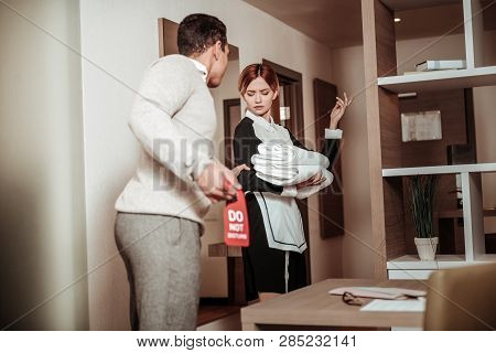 Hotel Maid Feeling Outrageous Seeing Client Touching Her Body