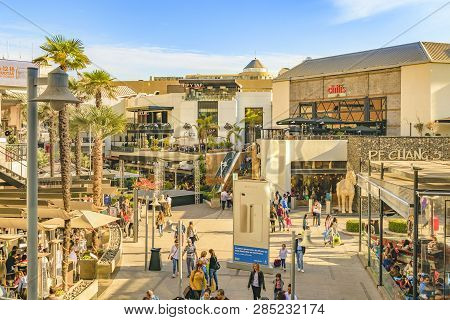 Outdoor Shopping Mall, Las Condes, Santiago De Chile