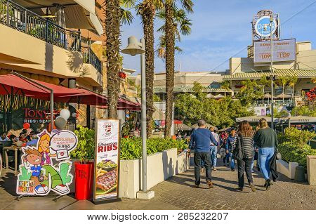 Outdoor Shopping Mall, Las Condes, Santiago De Chile