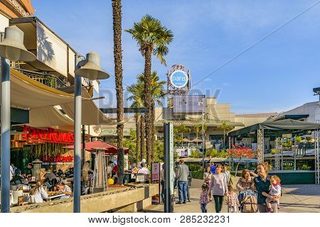 Outdoor Shopping Mall, Las Condes, Santiago De Chile