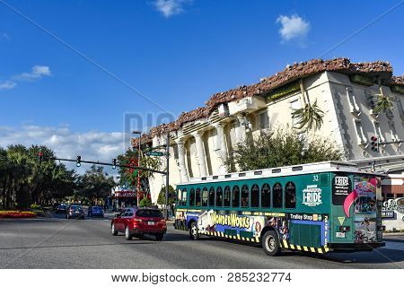 Orlando, Florida. January 19 , 2019 Wonderwork Building And Green Trolley In International Drive Are
