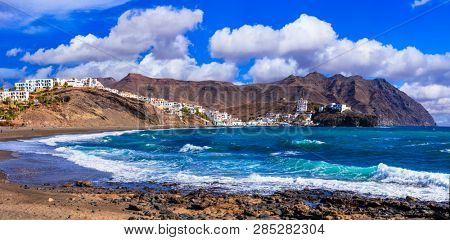 Fuerteventura holidays - scenic coastal village and resort Las Playitas