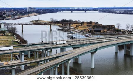 View Of A Bridge Over Mississippi River At Memphis, Tennessee